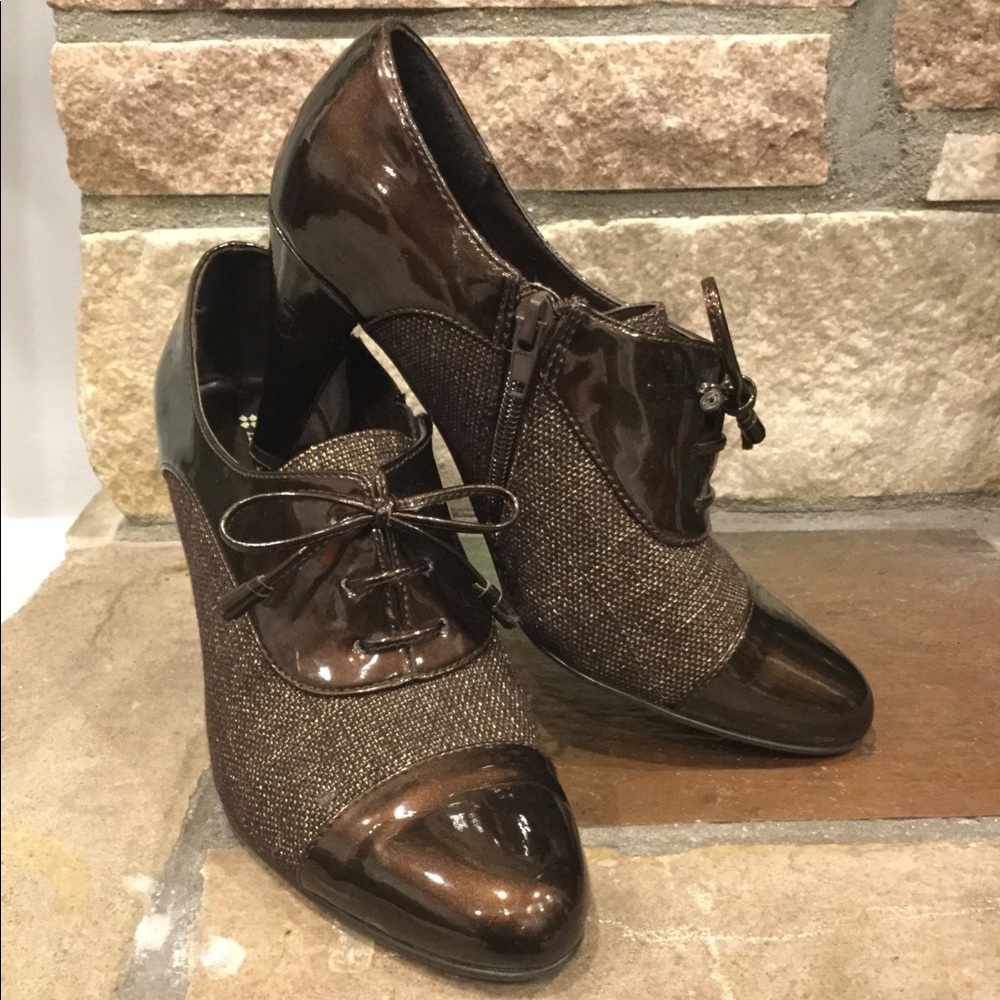 Naturalizer lace up heels